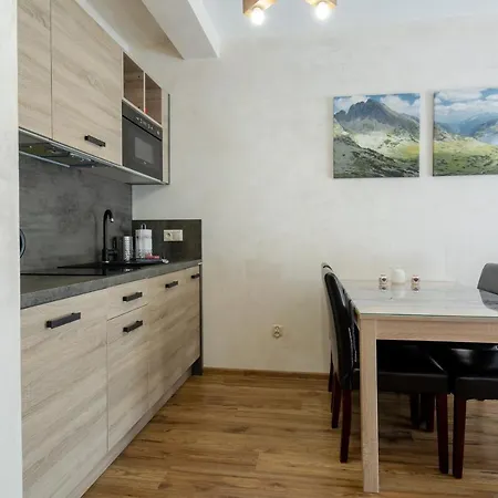 Apartament Nmor דירה *